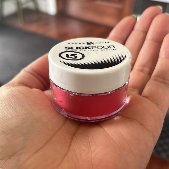 Slick Pour Powder - Picture 4 of 4